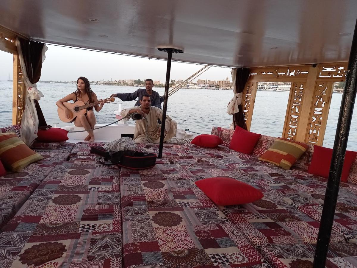 Nile Sunrise Felucca Boat Private Rental Louxor Extérieur photo