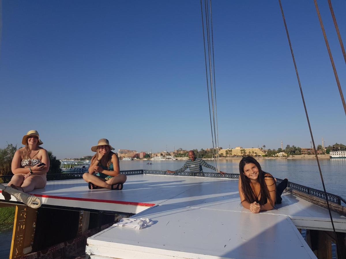 Nile Sunrise Felucca Boat Private Rental Louxor Extérieur photo