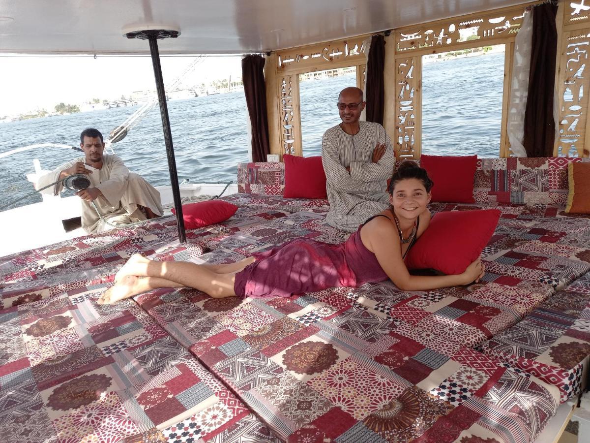 Nile Sunrise Felucca Boat Private Rental Louxor Extérieur photo