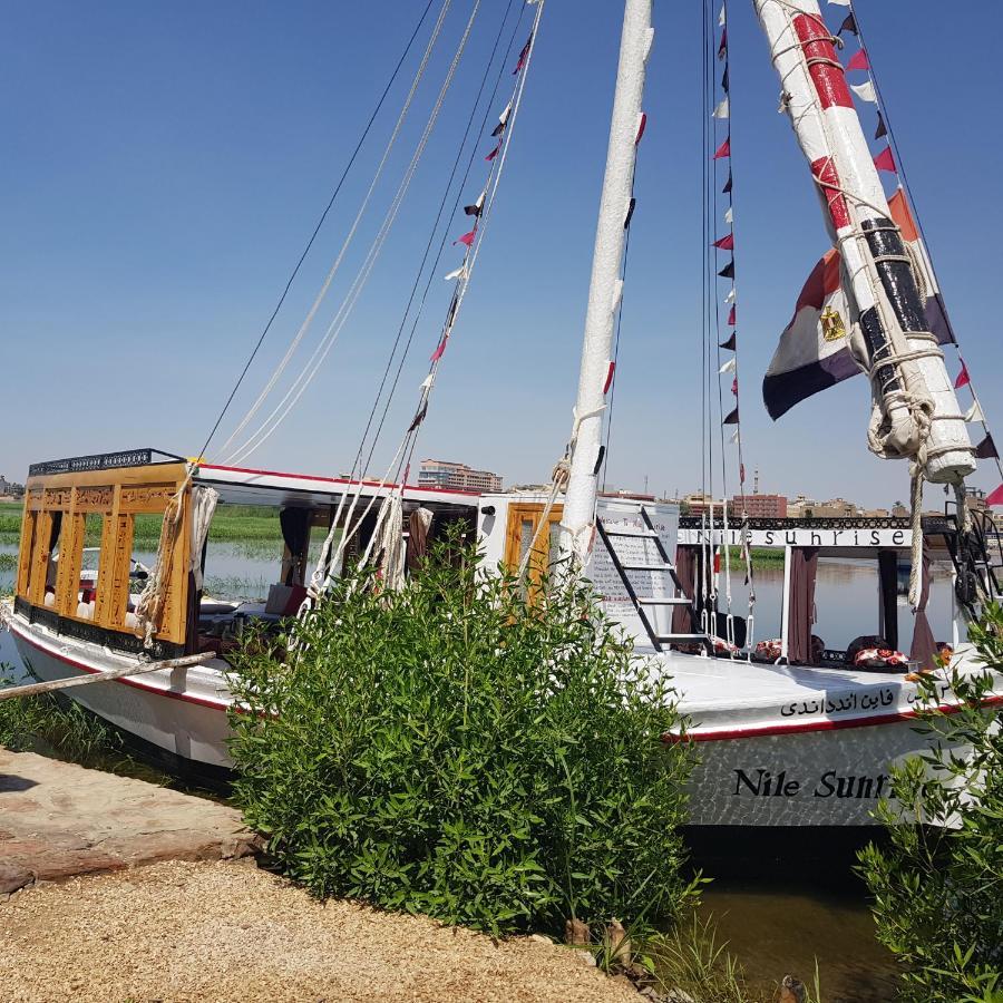 Nile Sunrise Felucca Boat Private Rental Louxor Extérieur photo