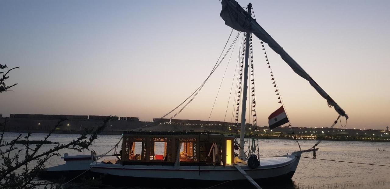 Nile Sunrise Felucca Boat Private Rental Louxor Extérieur photo