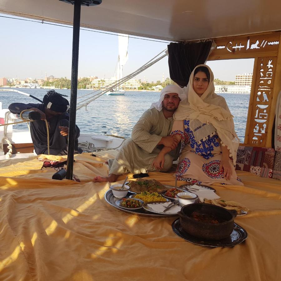 Nile Sunrise Felucca Boat Private Rental Louxor Extérieur photo