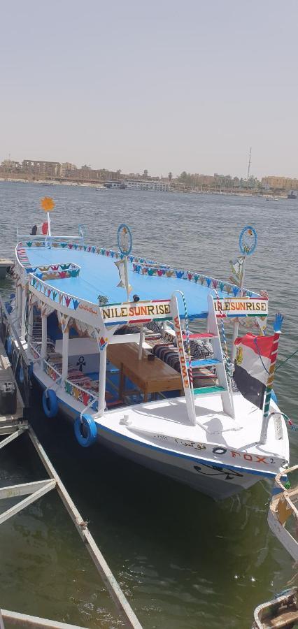 Nile Sunrise Felucca Boat Private Rental Louxor Extérieur photo