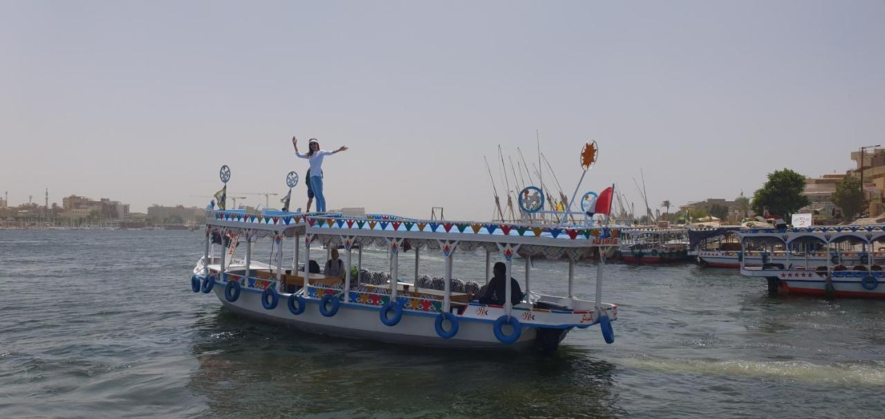 Nile Sunrise Felucca Boat Private Rental Louxor Extérieur photo